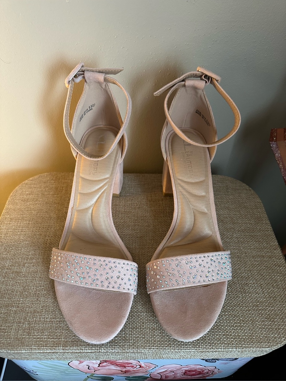 CL by Laundry Women's Blush Pink Block Heel Sandals with Ankle Strap 6.5